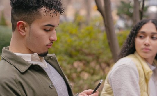 R7GuZB1RUiamA0J30MMB_pexels-budgeron-bach-6532613